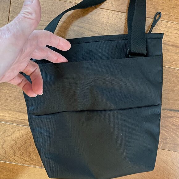 Sherpani black crossbody bag--perfect for vacation! - Picture 3 of 3